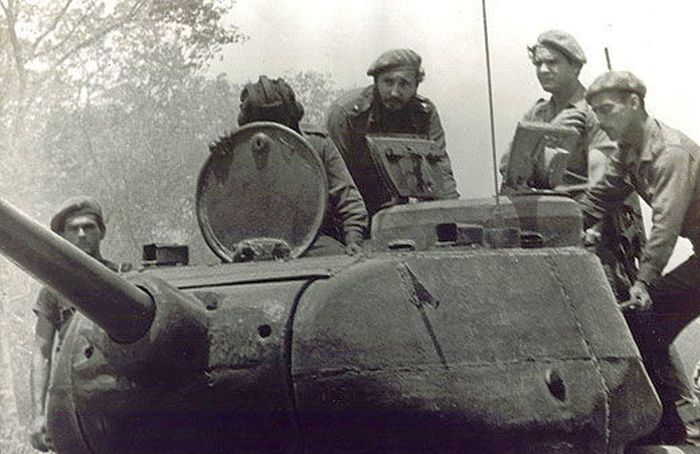 Hace hoy 65 años inició, con nocturnidad y alevosía, la invasión mercenaria a Girón. El pueblo de #Cuba la derrotó: es el destino inglorioso que espera al final a los agresores. #GirónEsHoy <a href="/MinfarC/">Minfar_Cuba</a>