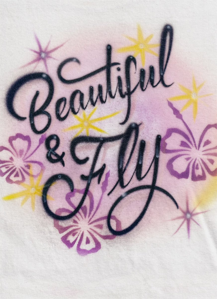 Zzzaras_dolphin's tweet image. Ugh I love the airbrush aesthetic so much🐬✨🌊🌺🦋💟💖
.
.
@zaralarsson 
#zaralarsson #airbrush #popstar