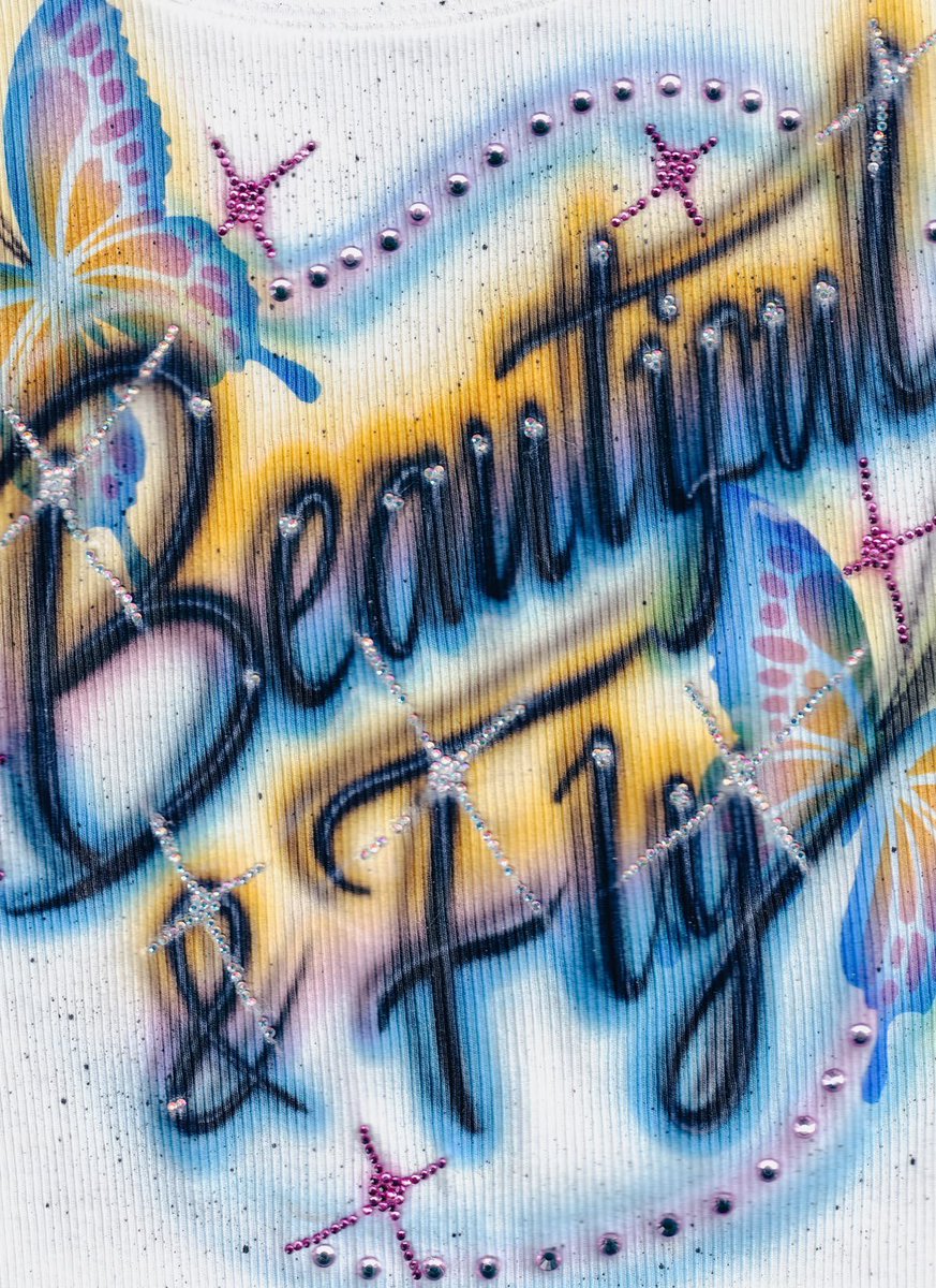 Zzzaras_dolphin's tweet image. Ugh I love the airbrush aesthetic so much🐬✨🌊🌺🦋💟💖
.
.
@zaralarsson 
#zaralarsson #airbrush #popstar