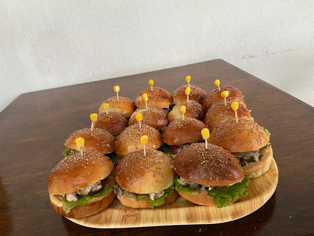 Which form of flour will you go for? Cakes 🍰 or Burgers 🍔?
Freshly made from our kitchen 🥰
#foryou #viralvideo #burger
#cake #fyp