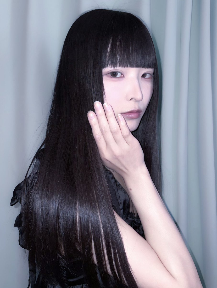 出窓なも tweet media