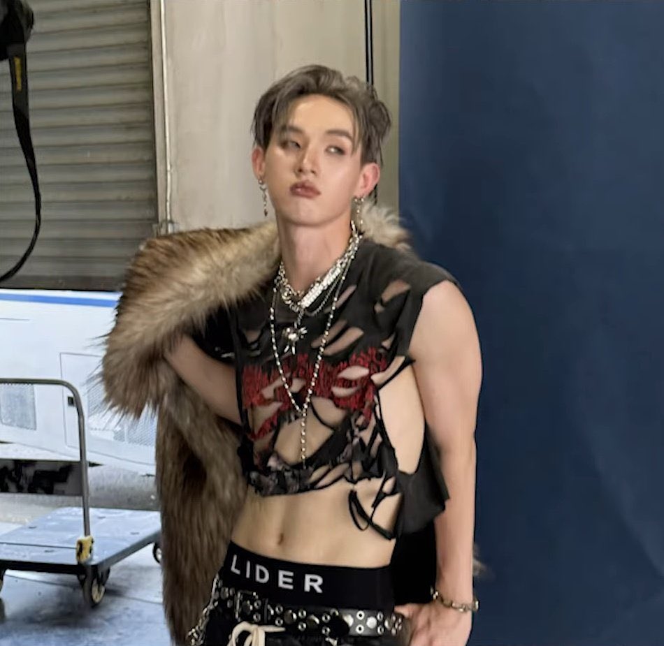 stxrlight. tweet media