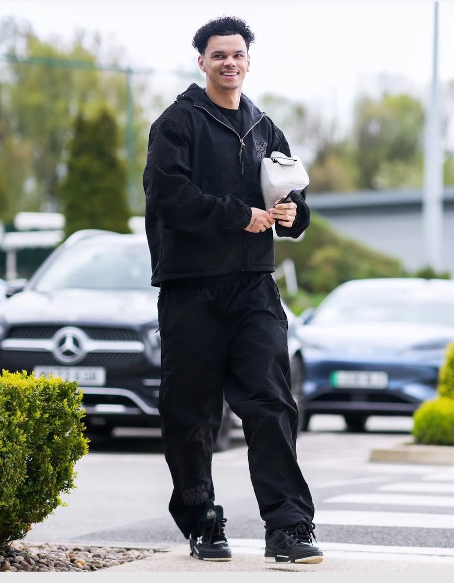 FPL_Harry's tweet photo. Pep Quotes on O’Reilly 🚨 ⚠️ #FPL 

Nico is FINE say Pep!!!!! 🚨 

{From Man City Press Conference}

Embargoed quotes at 10:30pm

We might also get more training photos tonight to see if he is included there… https://t.co/ceIUxTUcfR