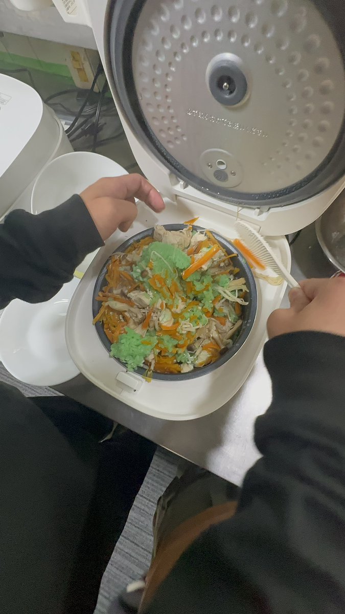 石焼便所 tweet media