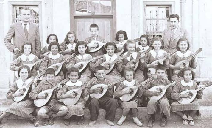 Köy Enstitülerinin kuruluşunun 86. yılı kutlu olsun!
Öğrencinin eline ne verirseniz onunla oynar!