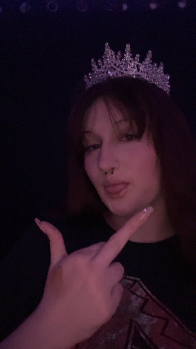 Princess Cassi (FINDOM) tweet media