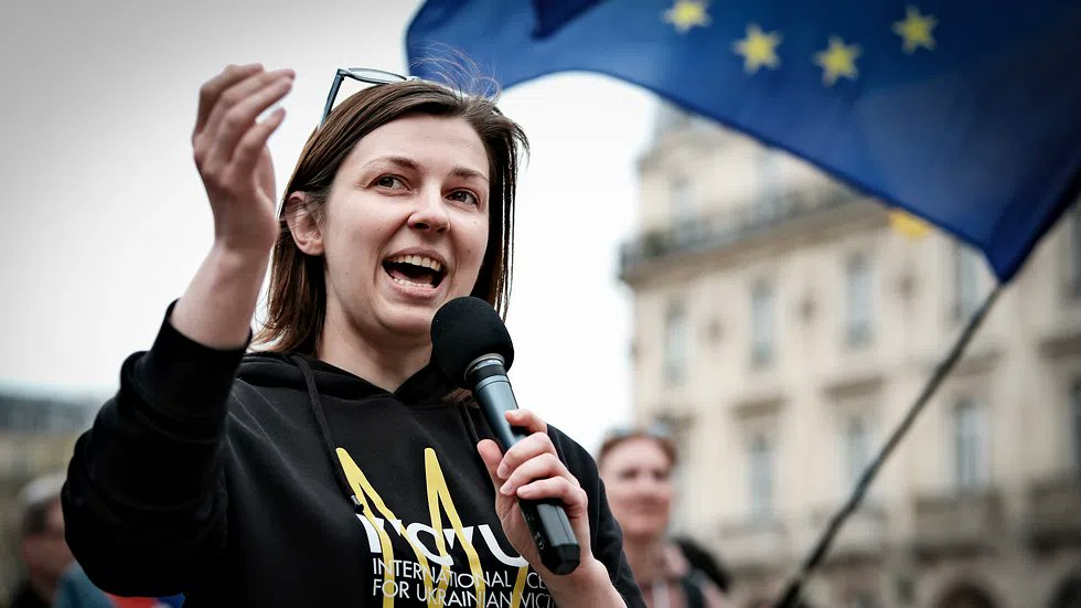 This platform is so flooded with anti-EU propaganda that I feel obliged to add my two cents on the role of a united Europe in general — and the EU in particular — for Ukraine.

1. The anchor of Ukraine's democratic transformation.
EU accession has a proven track record of helping
