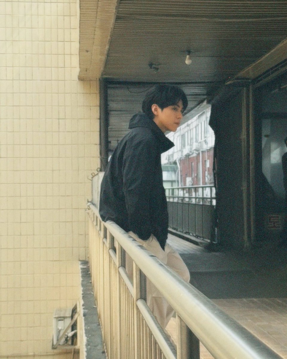 홍콩드라마에나올거같은사진왤케좋은지설명해봐