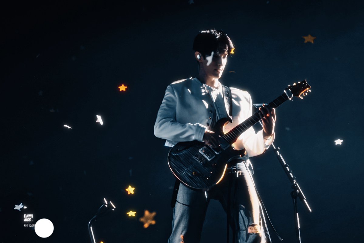 Dawn Kiss😘 tweet media