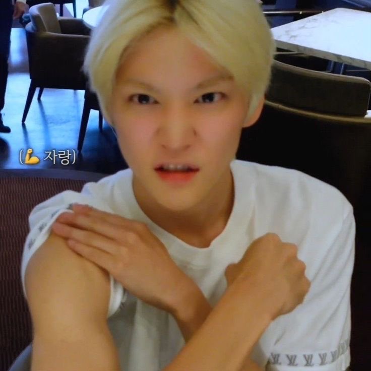 🕕 (@6ammmmm) on Twitter photo 