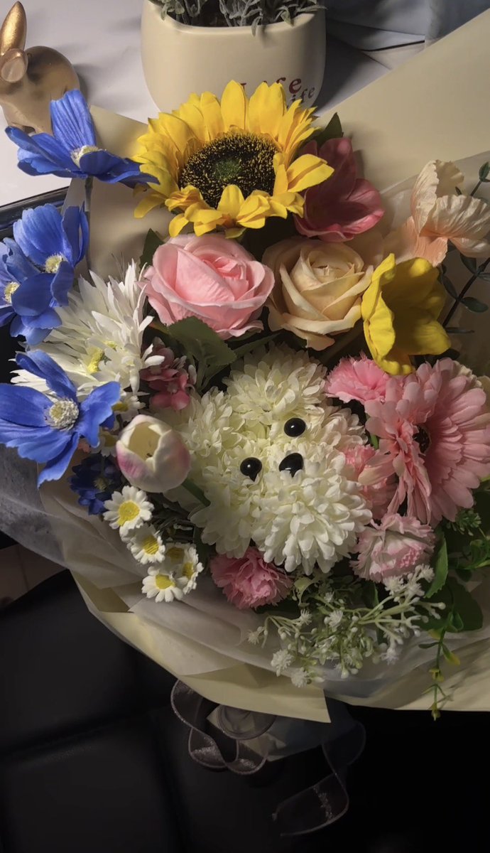 mipmop_s's tweet photo. ช่อดอกไม้น้องหมา 🐶🩷💐 
Price: 499฿ 💌
📮60฿

สามารถสั่งทำช่อดอกไม้หรือส่งเรฟได้นะคะ 
สอบถาม/สั่งซื้อ  ig: mipmoppack
#ช่อดอกไม้ #ดอกไม้ #ดอกไม้ประดิษฐ์ #รับปริญญา #ของขวัญ #congratulations #ของขวัญให้แฟน #flowers #fyp https://t.co/7ANQUwQ7wf