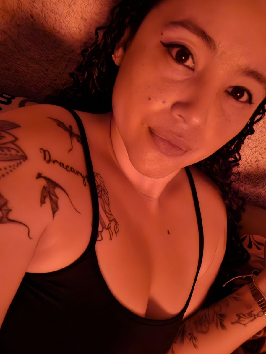 Y si te suscribes a mi OnlyFans? 
Y me ves completita 🤤🤤
onlyfans.com/kafadi21