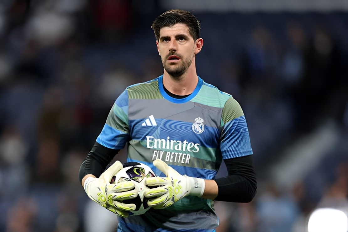 MadridUniversal's tweet image. 🚨 Real Madrid's goalkeeping issue is the least controversial position with Thibaut Courtois and Andriy Lunin, there are no immediate plans for change.

Courtois will turn 34 in May, his contract runs until 2027 and he has been the most consistent performer this season.

Despite