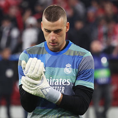 MadridUniversal's tweet image. 🚨 Real Madrid's goalkeeping issue is the least controversial position with Thibaut Courtois and Andriy Lunin, there are no immediate plans for change.

Courtois will turn 34 in May, his contract runs until 2027 and he has been the most consistent performer this season.

Despite
