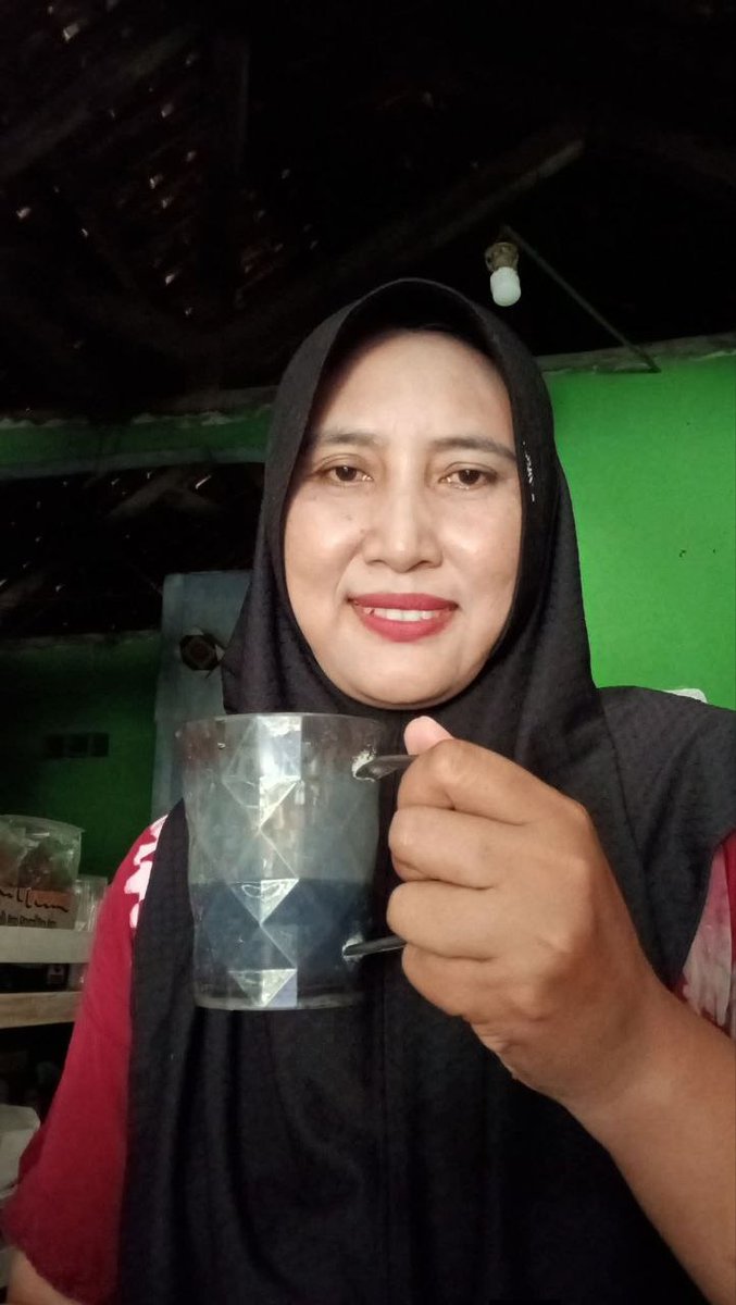 Lili Yuanti tweet media
