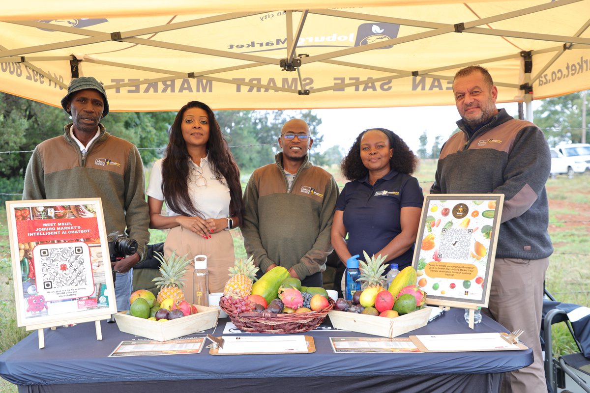 MarketJoburg's tweet photo. From field insights to market opportunities, the Potatoes SA Information and Harvest Day created a valuable space for farmers to learn and grow. 🌱🥔

Read more here: https://t.co/pJIuQXPuLg https://t.co/LnH2xcMrM6