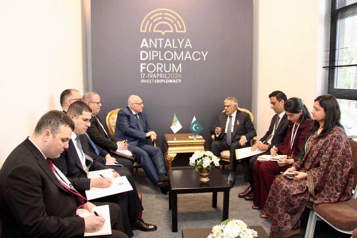 Ishaq Dar tweet media