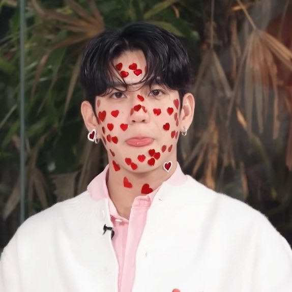 muji ۶ৎ tweet media