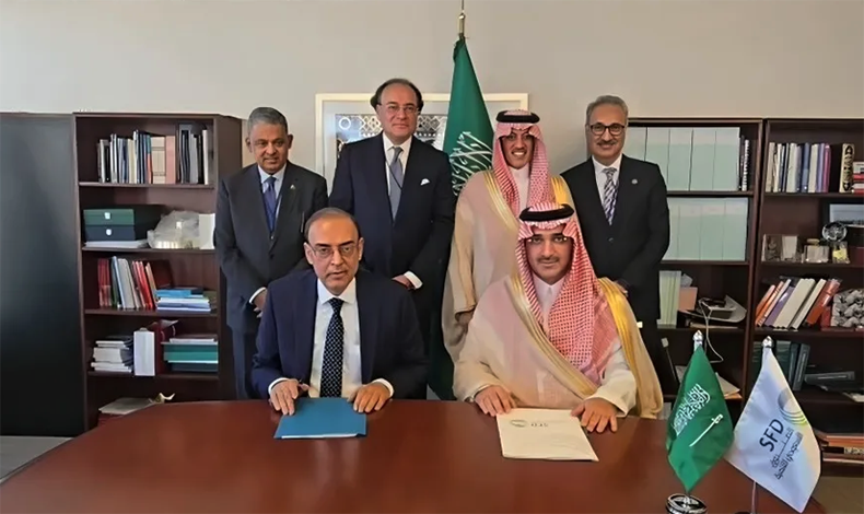 Nawaiwaqt_'s tweet image. سعودی ڈپازٹ کی مدت میں توسیع؛ 3 ارب ڈالر معاہدے پر دستخط ہوگئے
nawaiwaqt.com.pk/17-Apr-2026/19…
#Pakistan #SaudiArabia #Agreement @KSAMOFA @KSAmofaEN @GovtofPakistan