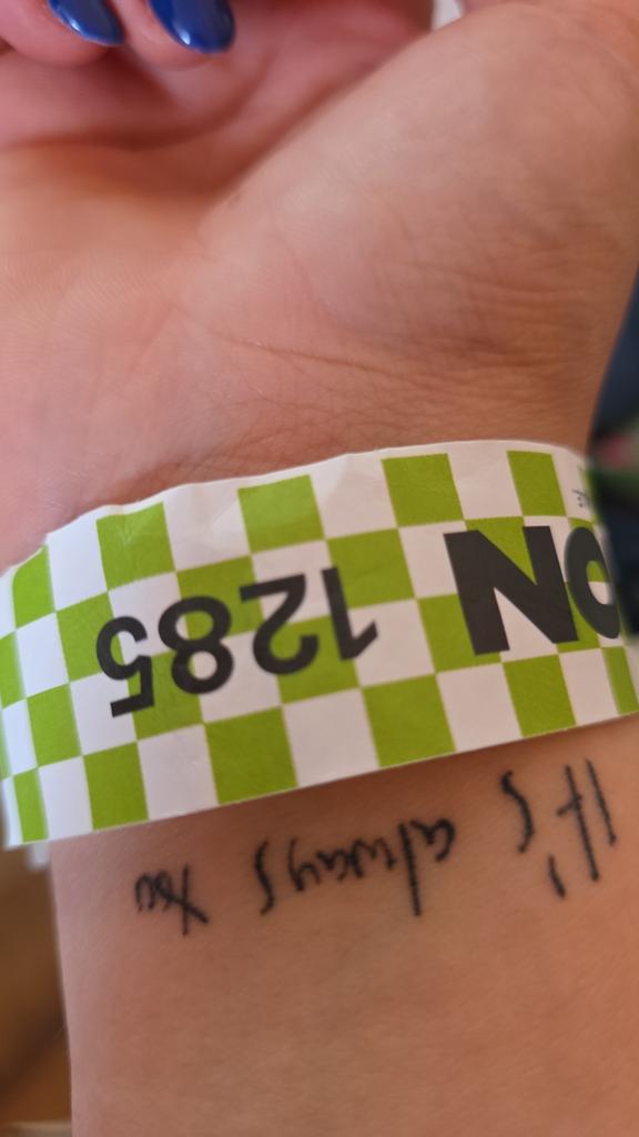 Crystal²⁸×͜×🏒 tweet media