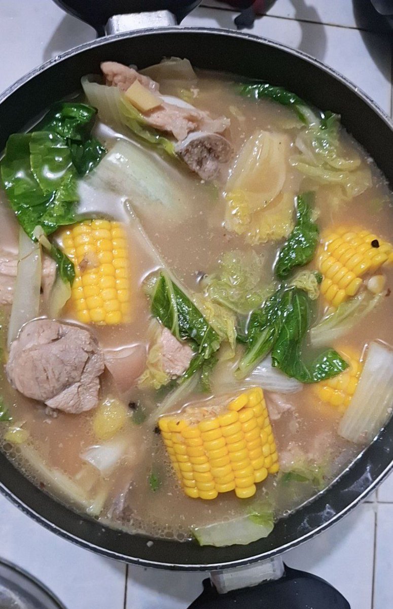 moojieeee's tweet photo. nilagang baboy is neow #cookingina https://t.co/efeNUWId2K