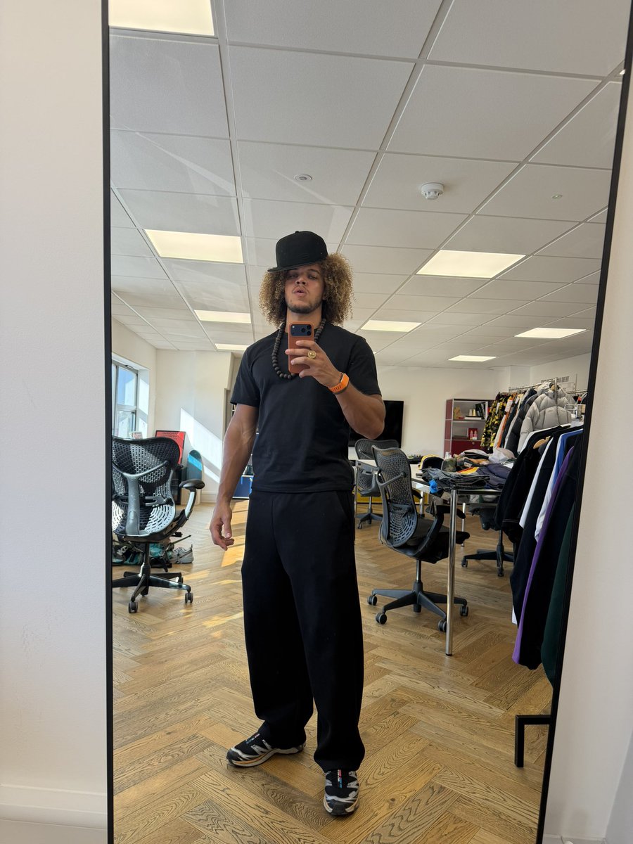 joewgli's tweet photo. skoom season is approaching, it’s all love but it will get very serious 💯🚀💥 https://t.co/oUNKhpcgUg