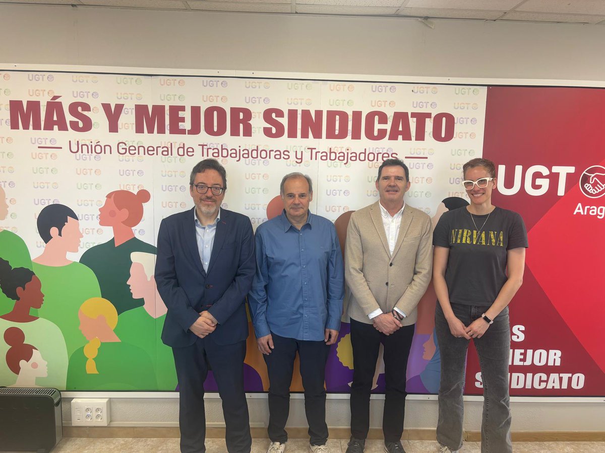 CAARAUTOARAGON's tweet photo. Esta mañana, el presidente del #CAAR, Juan Carlos Dueñas y David Romeral, se han reunido con José Juan Arceiz, SG de @UGTAragon, y con Sara Martín, secretaria general de la sección sindical del comité de empresa.
Colaboración para seguir impulsando el futuro del sector en Aragón. https://t.co/7MRTBBqCZ1