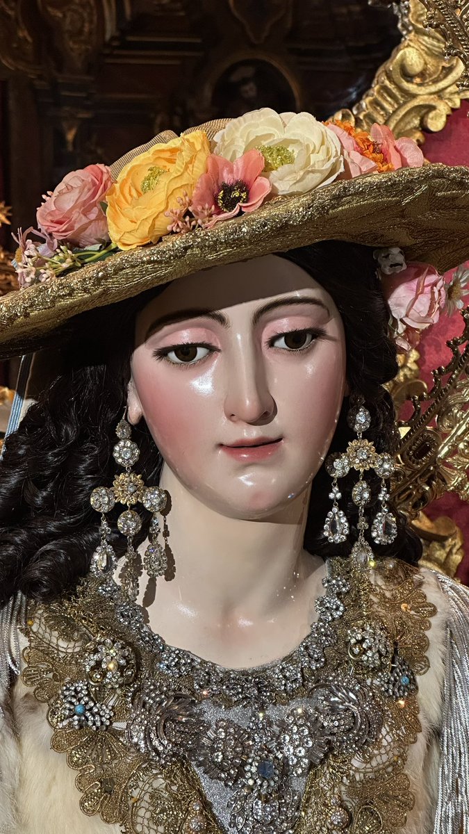 Ella es tela de fuerte.