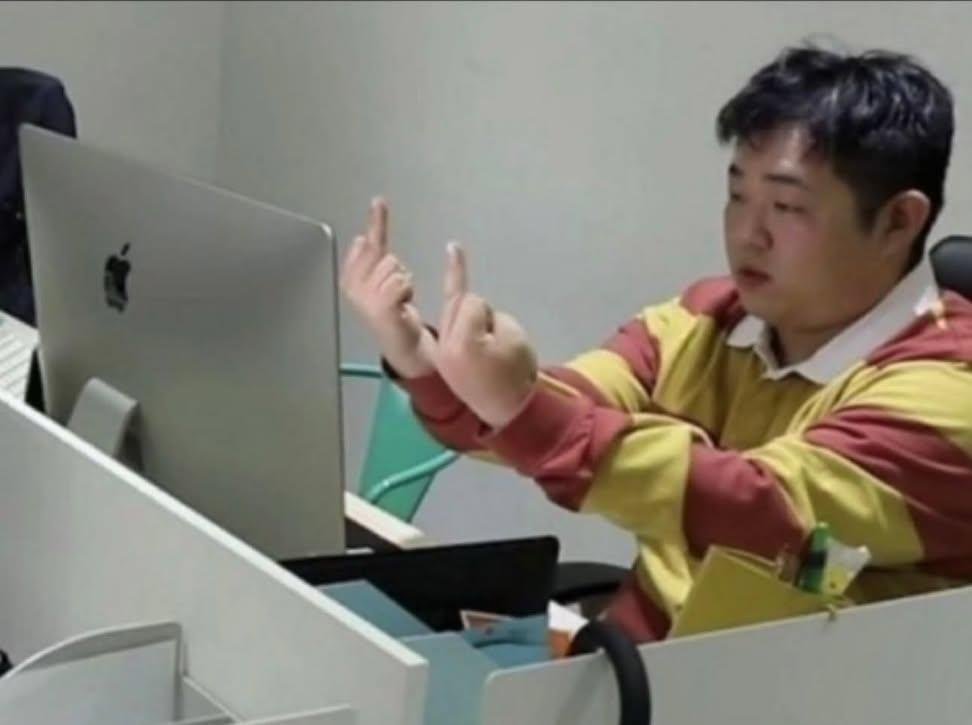 The last thing an email sees 4pm on a Friday: