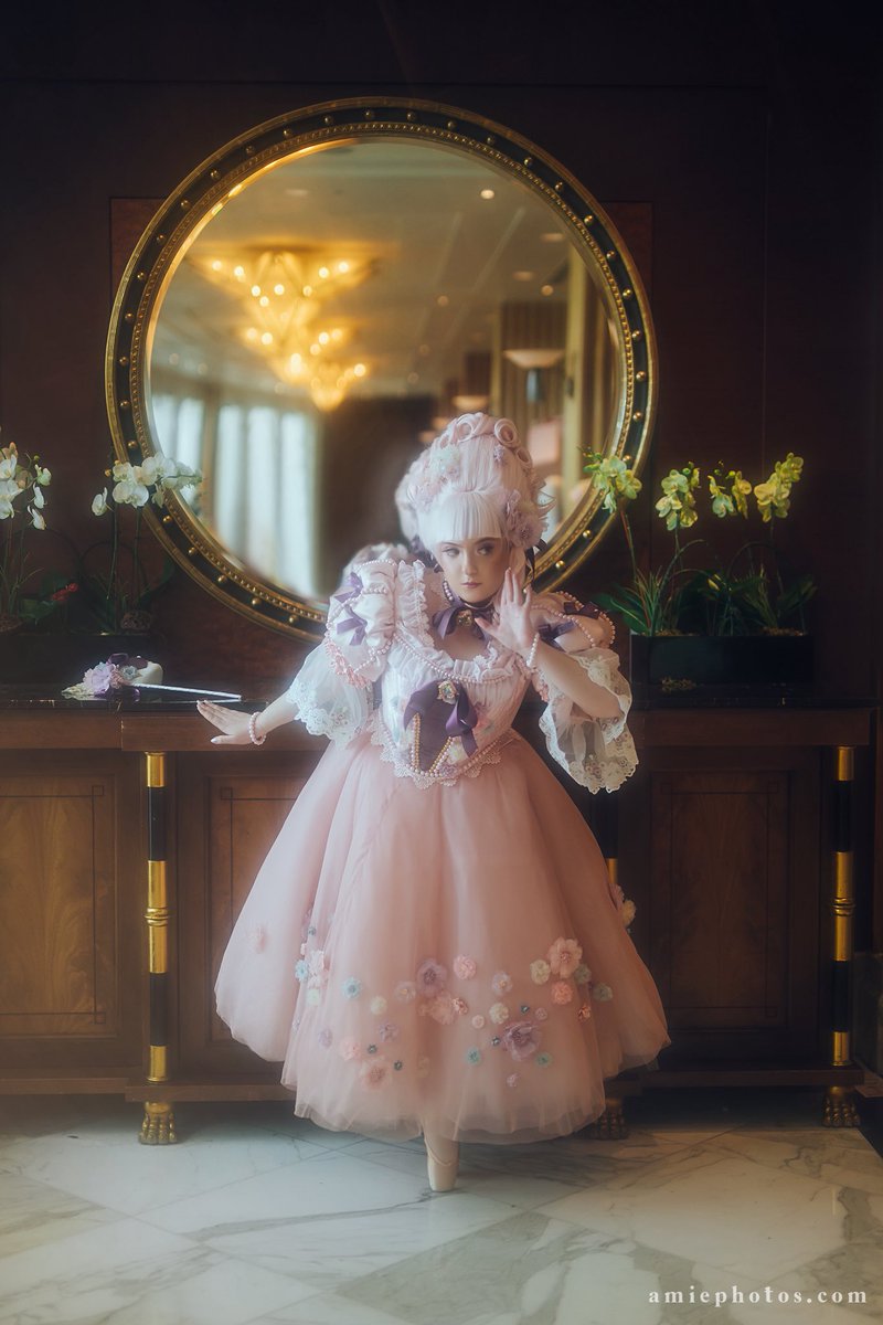 Synapticseams's tweet image. What your “photoshoots only” cosplay?! 

Mine is definitely Sakizo Violetta. Between the insanely heavy beading, fabric, and wig… and the pointe shoes. I can’t wear the cosplay long.

#cosplayers