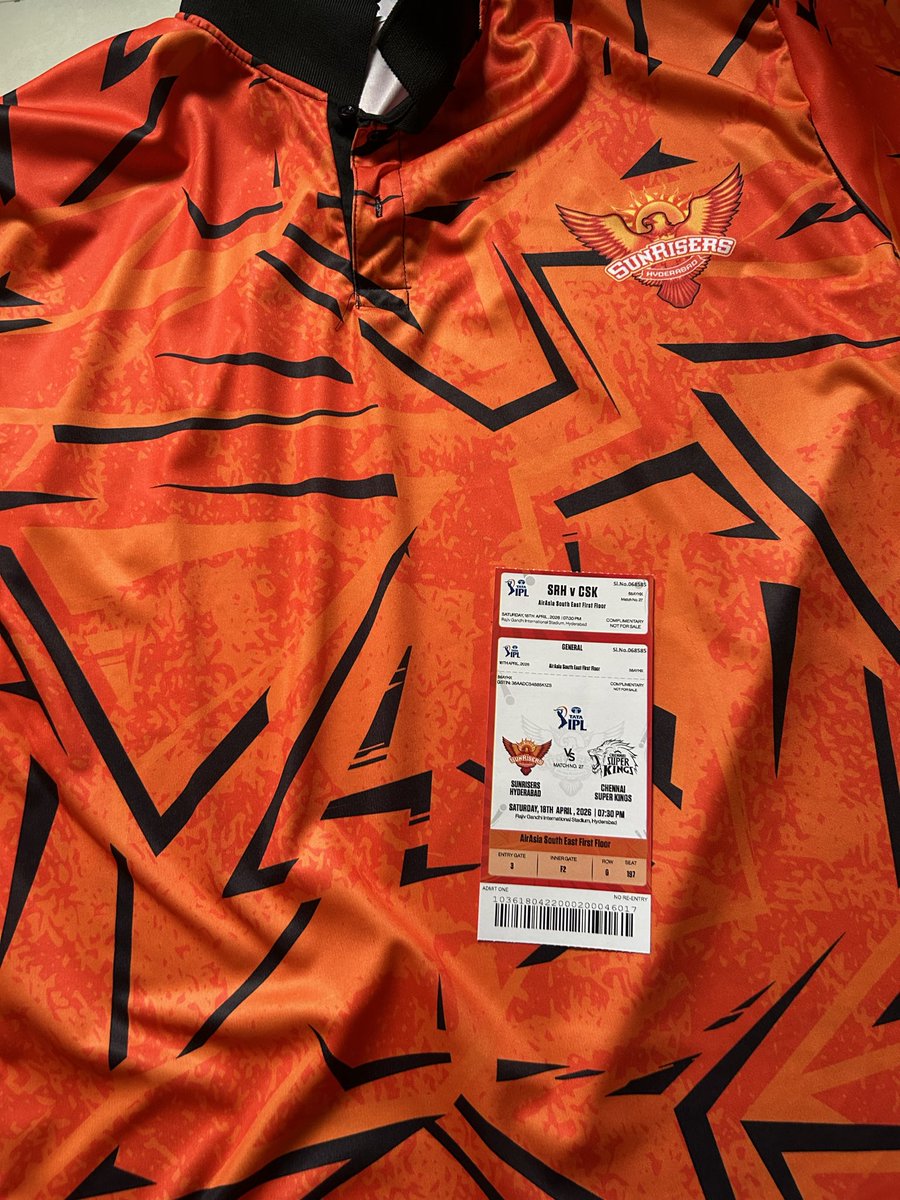 SumanthRaina48's tweet image. Thank you @Uber_India for Free Match ticket and Jersey 🧡🧡 #UberIndia 

Lets go @SunRisers