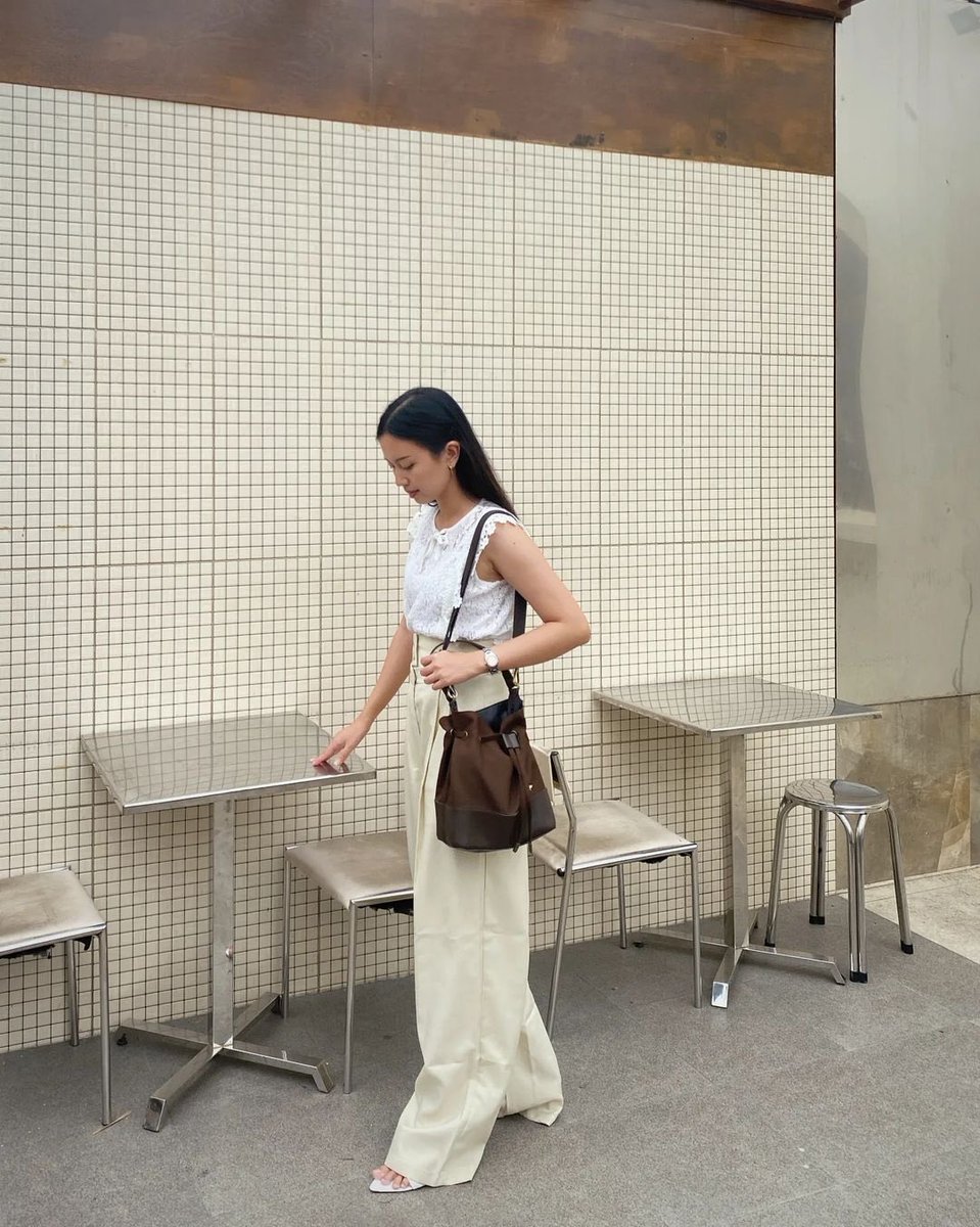 TaylorFineGoods's tweet photo. effortless look, timeless color 🤎
Ayumi Brown.

#TFG #TFGOnTheGo #TFGbag #DailyEssential #TFGstyle #EverydayCarry #SleekDesign #ModernMinimalist #StayChic #FunctionalFashion #StyleStaple #OnTheGo #AyumiBrown https://t.co/F52tczfv9i