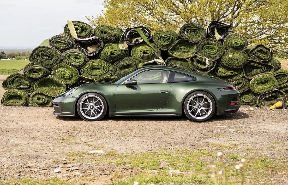 PorscheCIub's tweet image. Paint-to-Sample Oak Green 992 GT3 Touring