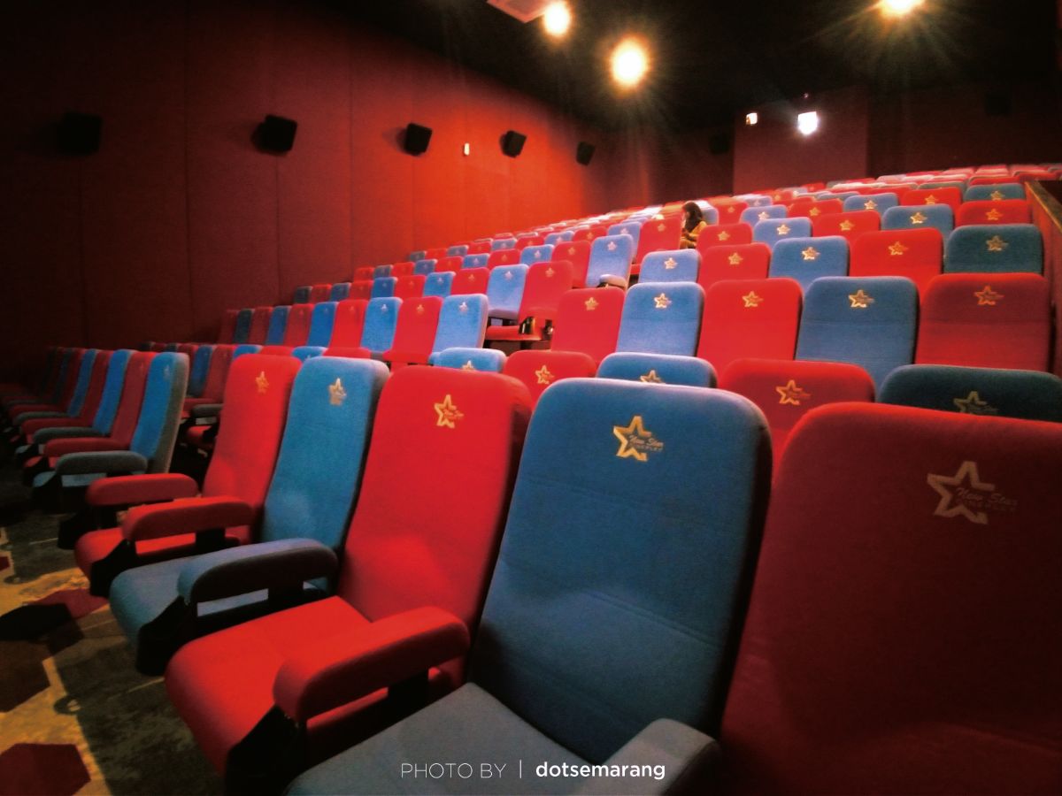 Kofindo's tweet image. Daftar Film Indonesia yang Tembus Box Office Tahun 2026

Hingga pertengahan April 2026, tercatat sudah ada 7 judul film yang sukses masuk jajaran box office. Tanpa perlu banyak basa-basi, berikut adalah daftarnya.
📝bit.ly/4dTDHc6

#Kofindo
#blog