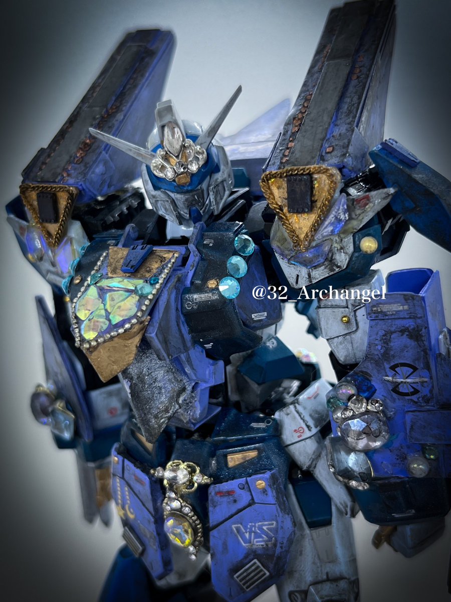 32_Archangel's tweet image. *:・ﾟ*.+ 💙 *:・ﾟ*.+ *:・ﾟ*.+ 🖤 *:・ﾟ*
💎💎💎ガンプラの新境地💎💎💎

デコレーション×ウェザリング

1/100デュエルブリッツガンダムを
ミキシングと一部スクラッチで作ったよ🪄

#ガンダムSEED #ミズダム　#Gunpla