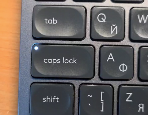 abzalassembekov's tweet photo. you know that thing where claude code is running and you tab away and then forget about it for 20 minutes.

built a fix. blinks your caps lock LED when it needs you.

npm i -g capsude

Open source: https://t.co/9Ju3ovxwSV https://t.co/Qc9NmCEer1