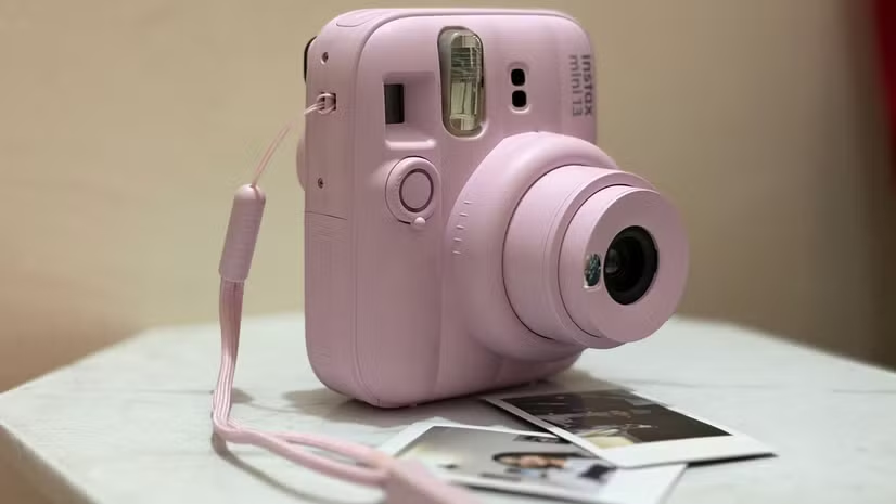 bsindia's tweet image. #TechWithBS | Instax Mini 13 review: Playful pick that captures, prints real moments. Details👇

mybs.in/2g5QNXU

#TechNews #Technology #InstaxMini13 | @SWETATHAKURR