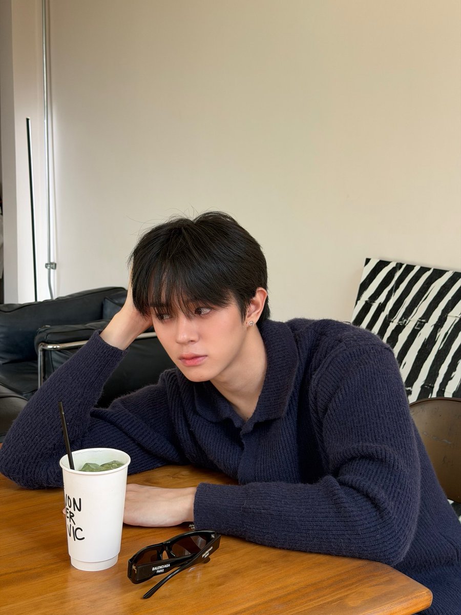 ณิชชอบจัดดอกไม้เฉย ๆ 🌷 tweet media