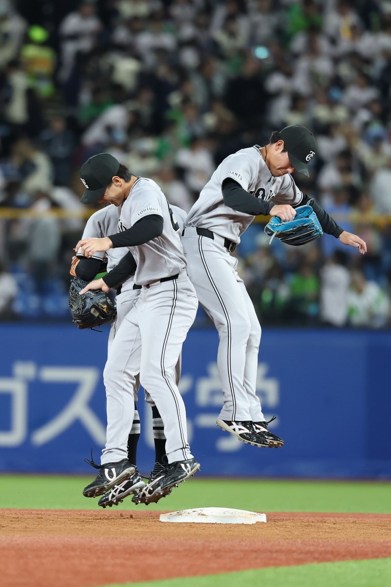 読売ジャイアンツ tweet media