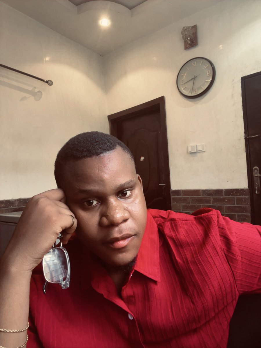 Mr_Deelaw's tweet photo. “Daniel, send me pictures this morning or I’ll be in lagos in the afternoon. I don’t know if you are alright”. 

I’ve been missing my Dad’s calls lately, this morning by 5:27am, he called and did not even let me speak before he passed his instructions and cut the call.

Anytime he speaks complete English without pidgin or Igbo entering, he is deem serious. 

But here it is…