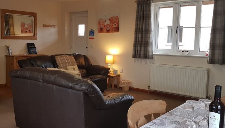 TheHolidayCots's tweet image. 🌿 Cripps Farm Holidays in East Huntspill 🌿

With four beautifully presented cottages to choose from — Swallow, Kingfisher, Woodpecker and Barn Owl — each one has been tastefully furnished to create a warm and homely atmosphere. 🏡

🛏️ Sleeps 5
theholidaycottages.co.uk/somerset/17656

#Somerset