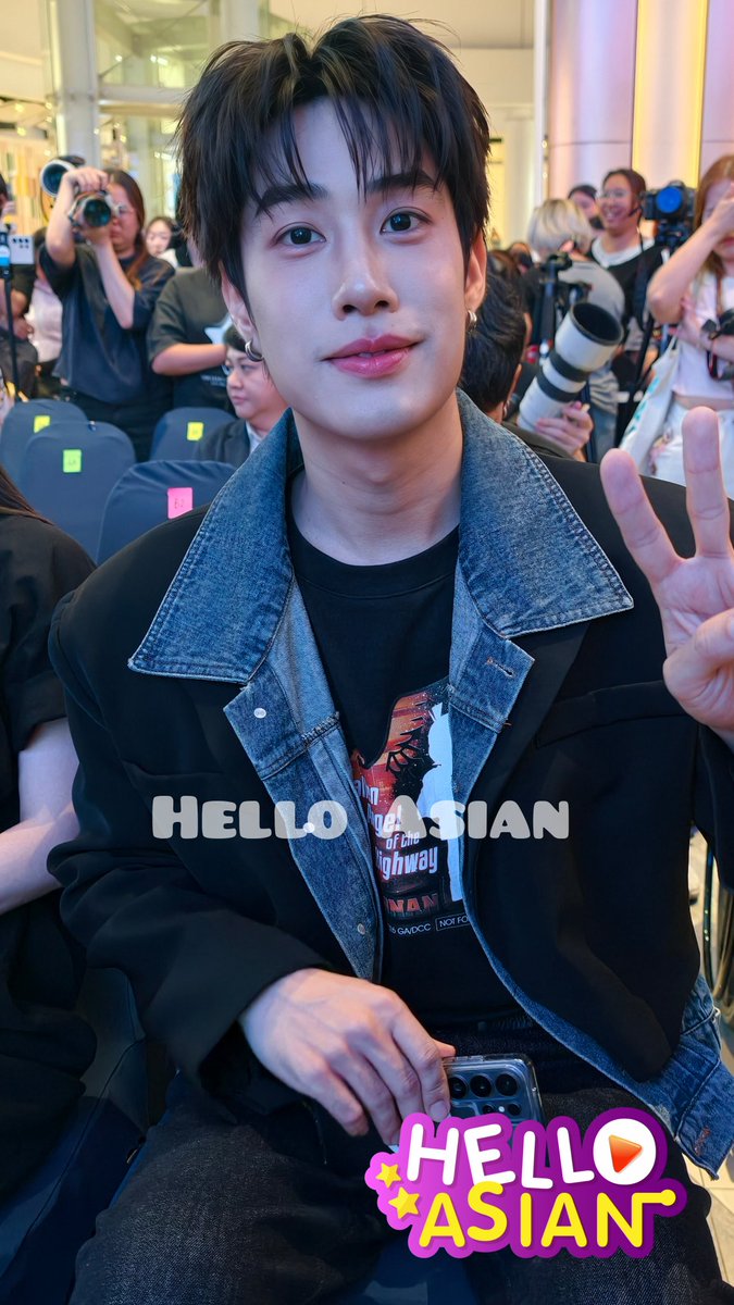 Hello Asian tweet media