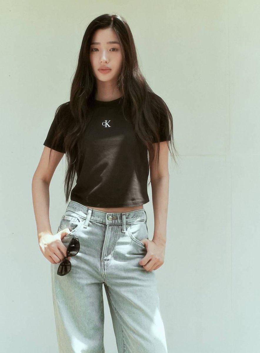 Tu_ttwOfficial's tweet image. ลุคนี้เท่มาก​ 🤍🖤​

.

IG : Tontawan​ : Update 

.

@calvinklein 
#CalvinKlein #CalvinKleinxTU #tontawan #intuyou