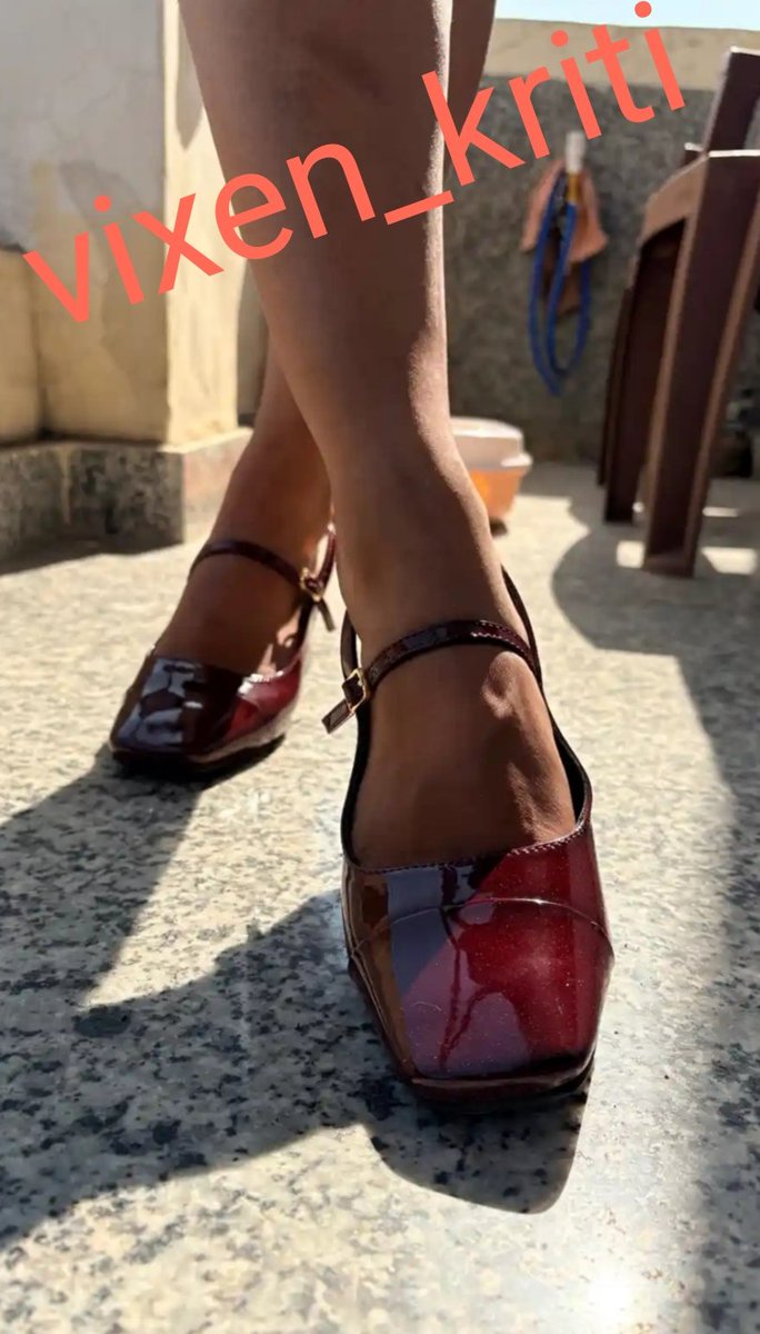 vixen_kriti's tweet photo. If you are reading this, vanilla isn't for you! ....and you know it deep within yourself. 

You work hard throughout the week, just to relapse over my weekend post.

Come,drool over, beg me to let yourself see your future in my shiny heels.

What do you see in it........ ? https://t.co/9EcC3MN3gD