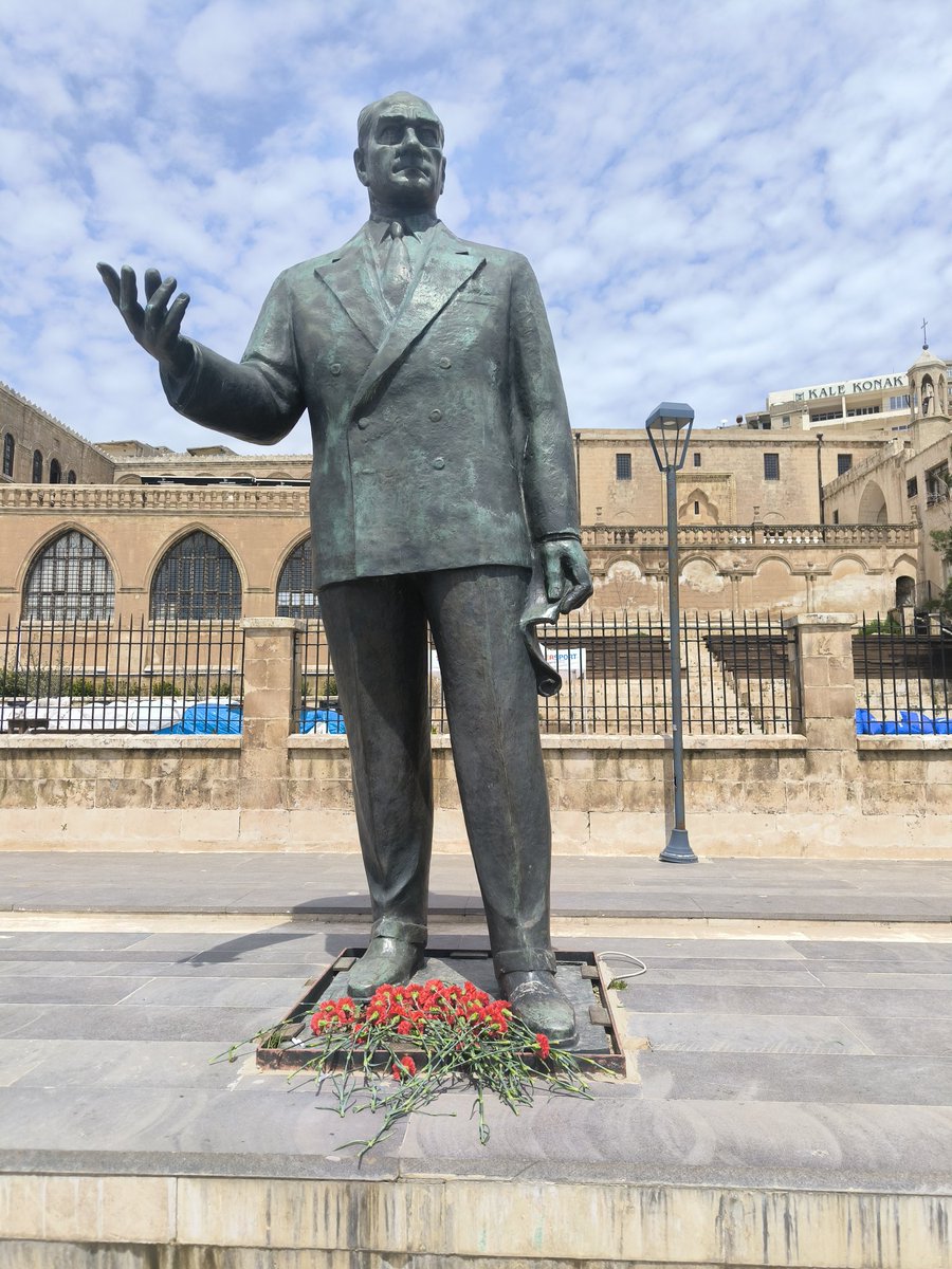 Kaybettiğimiz öğretmen ve öğrencilerimiz için;
Basın açıklaması yaptık,
Oturma eylemi gerçekleştirdik,
Atatürk Anıtına karanfil bıraktık,
Bir daha yaşanmaması dileğiyle..
#MilliYasİlanEdilsin
#öğrenci 
#öğretmen 
#Kahramanmaraş