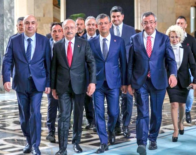 DohturBey tweet media