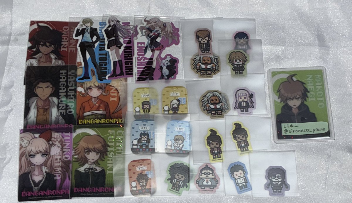 しろねこ tweet media