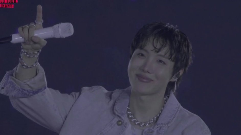 no discurso final, hobi disse que quando chegou ao japão, recebeu a notícia de que a avó materna que o criou faleceu, mas que estar com os membros, fazer os ensaios e realizar o show fez ele se sentir melhor. também disse que ela deve se orgulhar dele lá de cima.

que todos na
