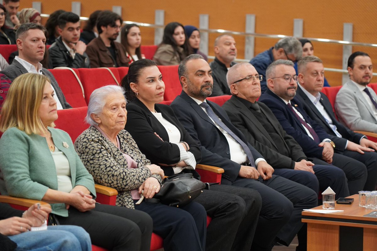 bartinkariyer's tweet photo. İnsan ve Toplum Bilimleri Fakültesi ve Kariyer Merkezi iş birliğinde, İzmir Türk Kültür ve Sanat Derneği’nin katkılarıyla düzenlenen “Sâmiha Ayverdi Anma Paneli”, Rektörümüz Prof. Dr. Ahmet AKKAYA’nın katılımıyla gerçekleştirildi.

#BartınÜniversitesi #SamihaAyverdi https://t.co/hpIto15gGo