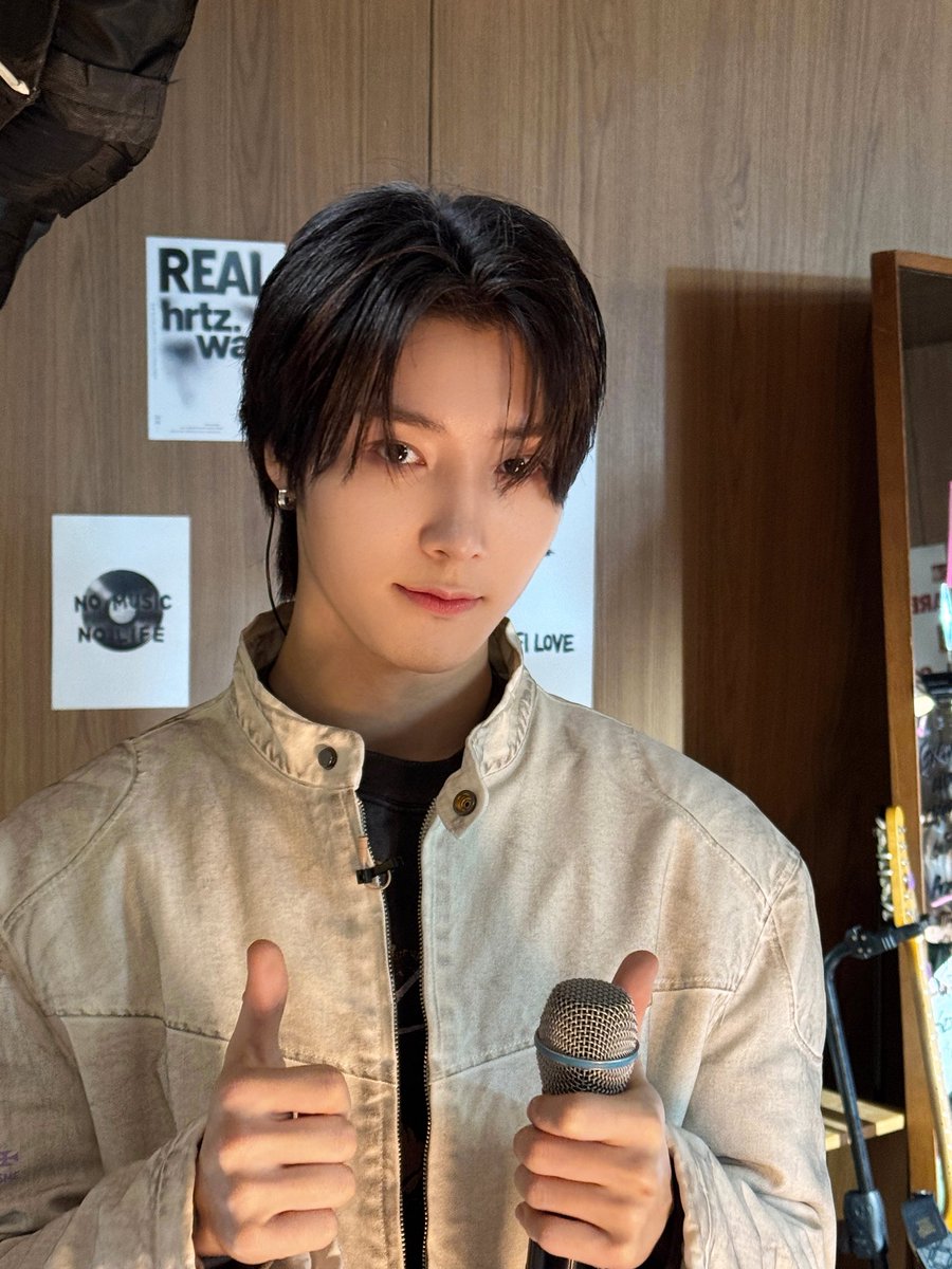 hrtzwav's tweet photo. REAL hrtz.wav_COVER 📸

#hrtzwav #하츠웨이브 
#TheFirstWave #NINETEEN https://t.co/WTuwn1YrlO
